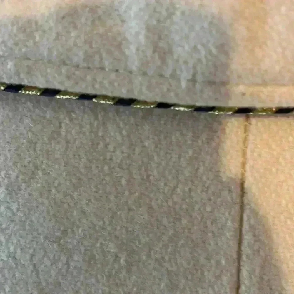 Vintage 80% wool coat. Made in the USA. Size medium. - Picture 8 of 15